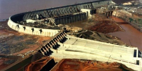 08-fatos-historicos-sobre-a-usina-hidreletrica-de-itaipu-construcao-1